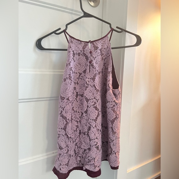 #89 Twik lavender lace halter tank blouse - Picture 3 of 7
